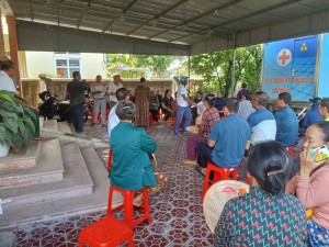 Bệnh viện Phổi Hà Tĩnh tổ chức khám bệnh miễn phí cho người dân tại xã Kỳ Châu