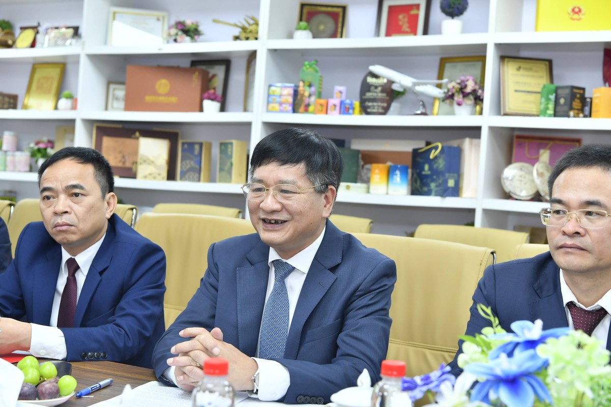 Phó Bí thư Thường trực Tỉnh ủy, Chủ tịch Hội đồng nhân dân tỉnh Điện Biên Lê Thành Đô phát biểu tại buổi làm việc với Hội đồng Doanh nghiệp Việt Nam - Trung Quốc (Ảnh: Đan Trần)