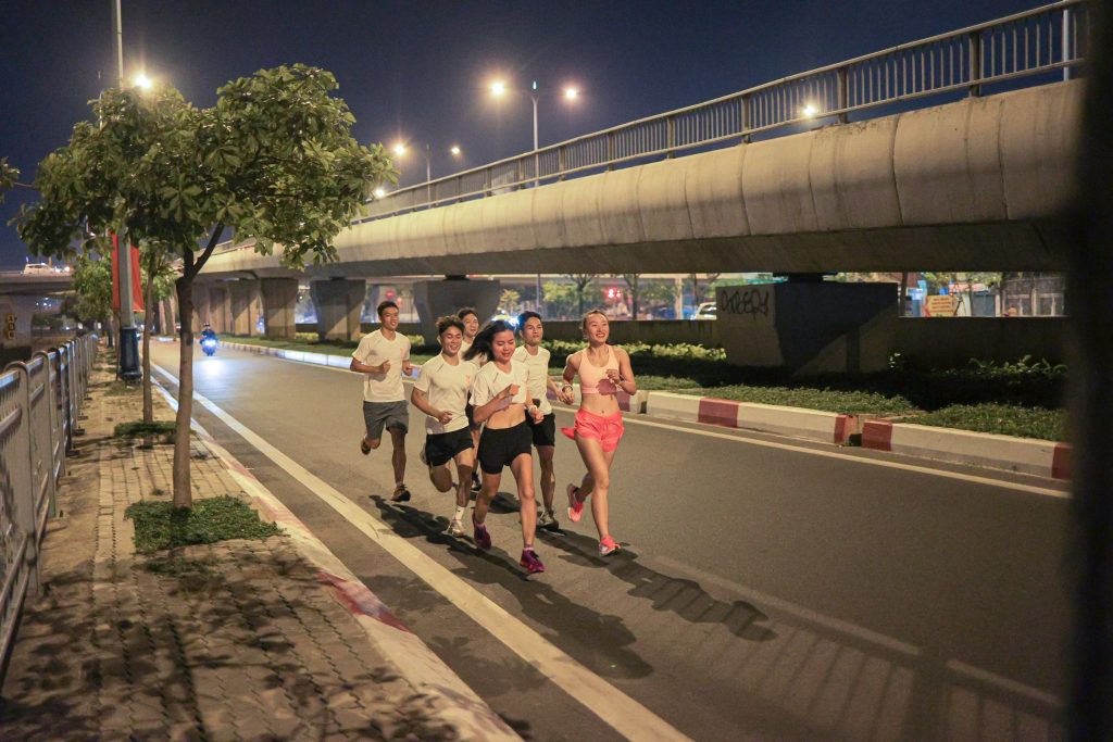 Ho Chi Minh City Night Run Thang Loi Group 2022 mang đến trải nghiệm chạy bộ ban đêm tuyệt vời tại thành phố không ngủ.